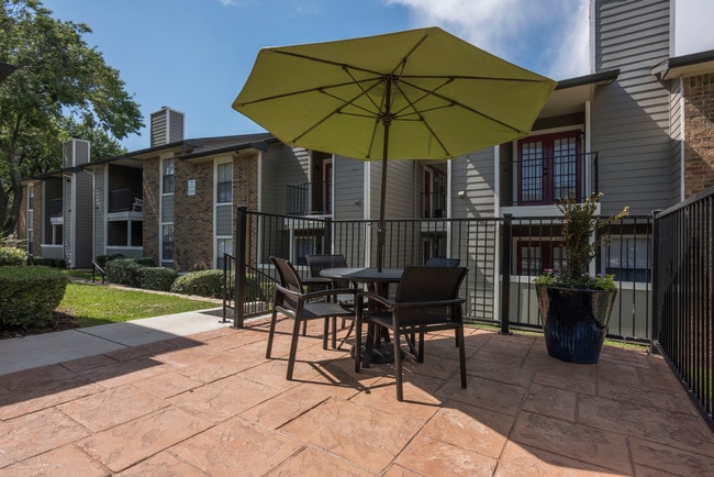 Building Photo - Fossil Hill