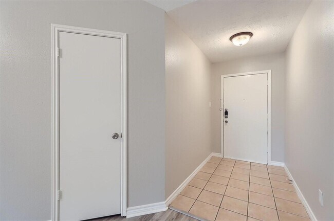 Foto del edificio - 1304 Seabrook Dr