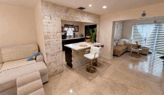 Foto del edificio - 9101 SW 16th St