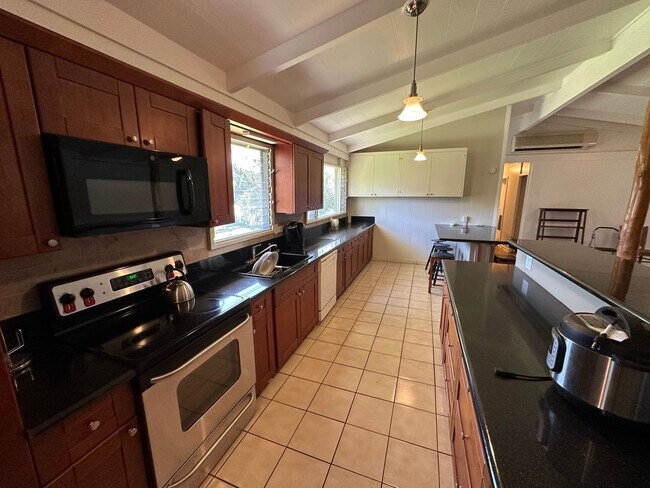 Foto del edificio - Furnished pet friendly Pukalani Home