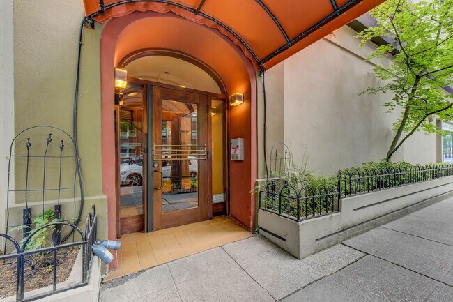 Foto del edificio - 2700 4th Ave