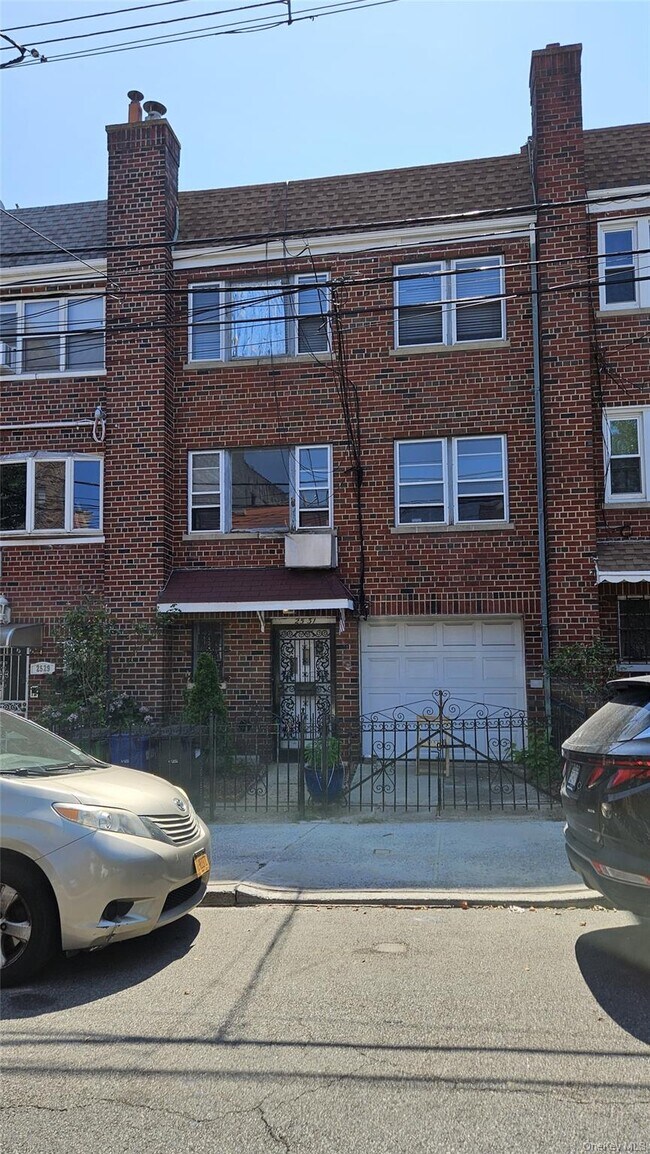 Foto del edificio - 25-31-31 42nd St