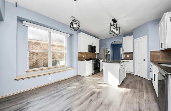 Foto del edificio - 7946 Atwood Hills Ln