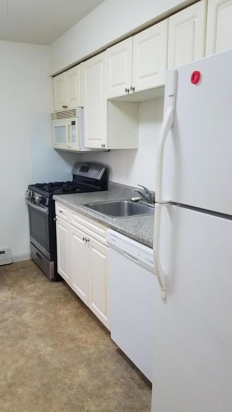 Foto principal - 364 Westwood Ave
