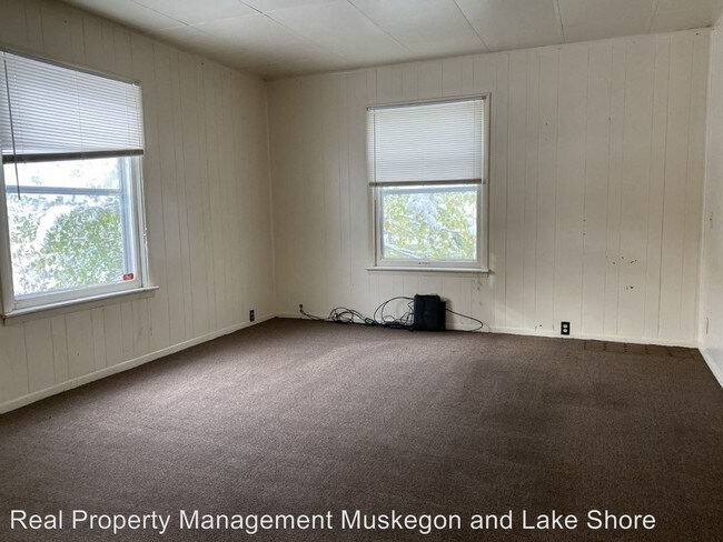 Building Photo - 2 br, 1 bath House - 574 East Apple Ave