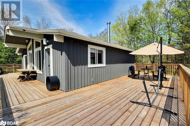 Building Photo - 30 Brooks Ln