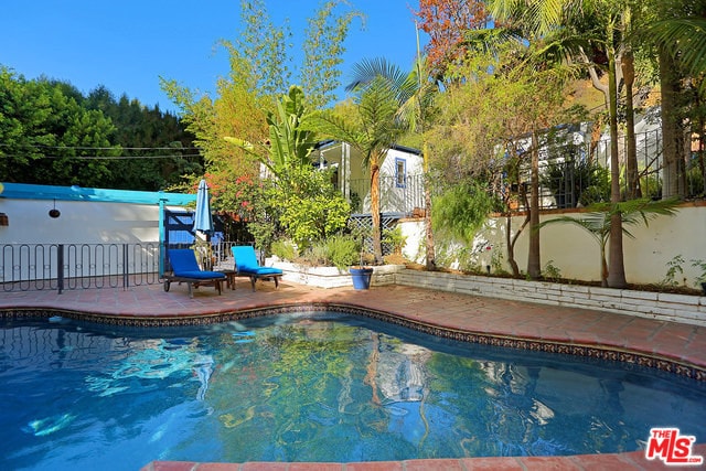 Building Photo - 8921 Wonderland Park Ave