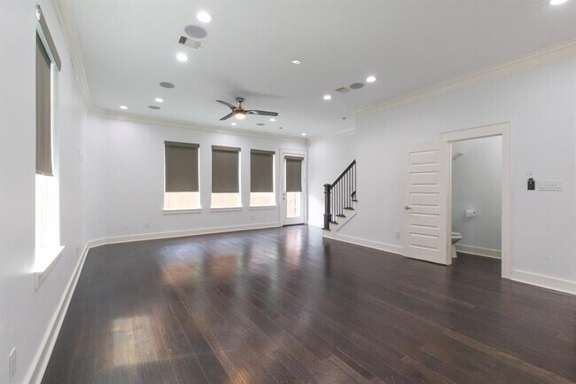 Foto del edificio - 1032 W 21st St