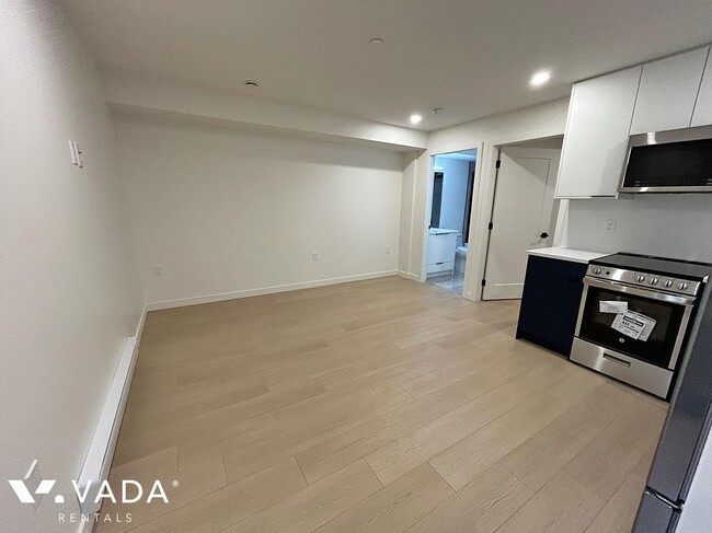 Building Photo - Sunset Lower Level Rental Suite 2-7962 Inv...