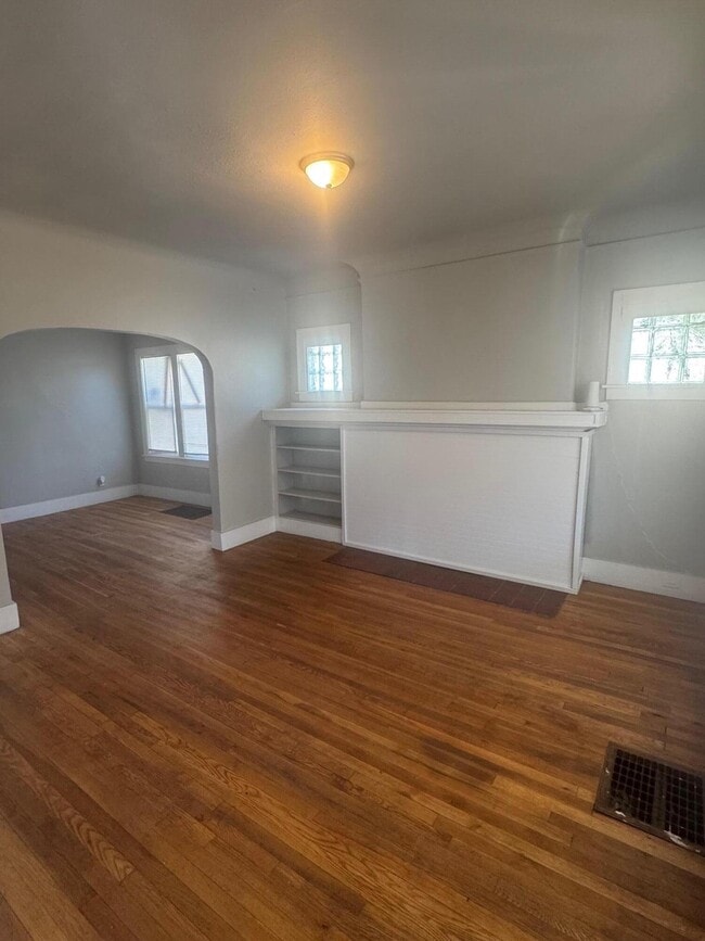 Building Photo - 2420 Monterey Ave