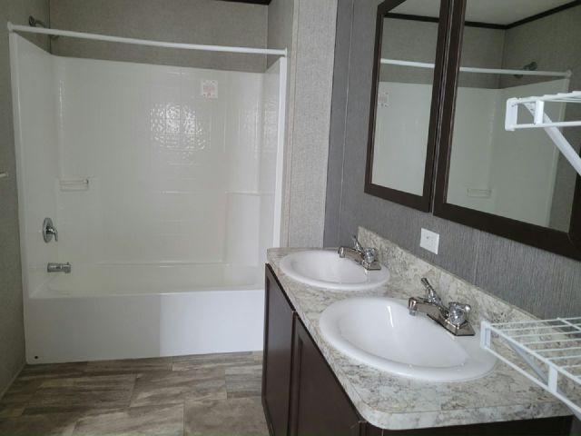 Foto del edificio - 440 Warbler Ln