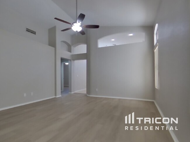 Foto del edificio - 1335 W Wahalla Ln