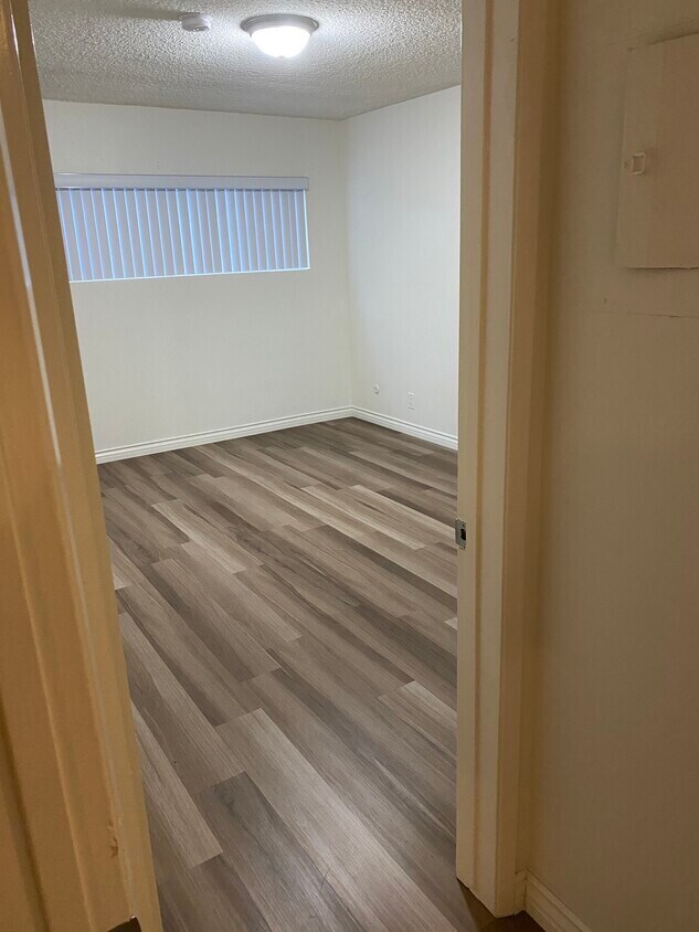 Foto del edificio - 10701 Moorpark St