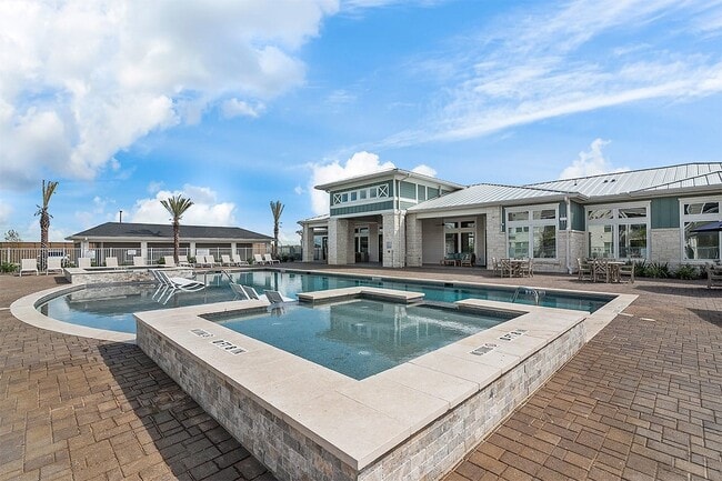 Building Photo - 3301 Gulf Fwy