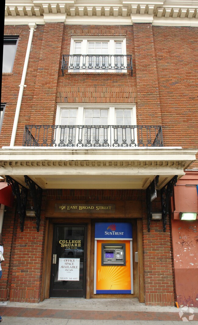 Foto del edificio - College Square Building