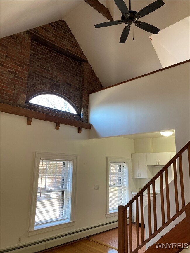 Foto del edificio - 451 Franklin St