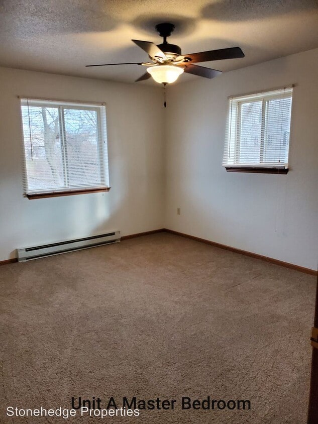 Primary Photo - N113W16993-W16993 Driftwood Ct