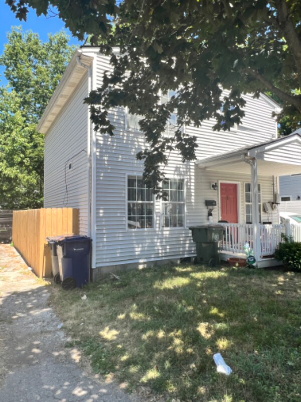 Building Photo - 423 Hawkins Ave
