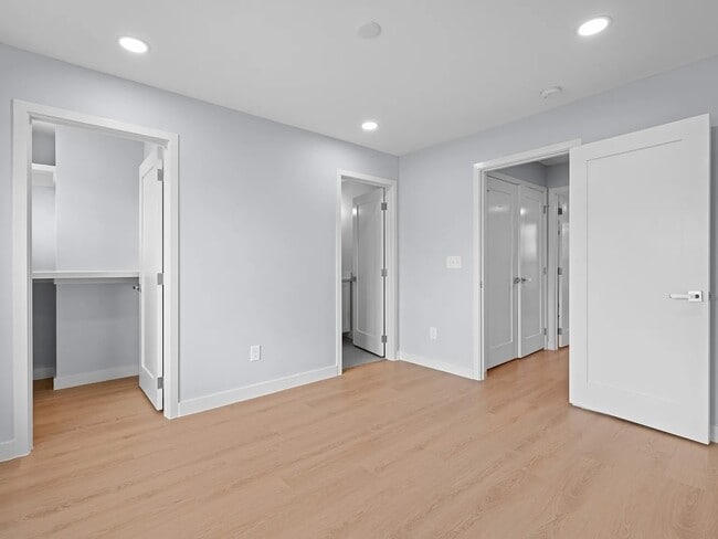 Building Photo - 701 Laura Ward Pl