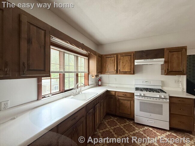 Photo - 186 Powder House Blvd