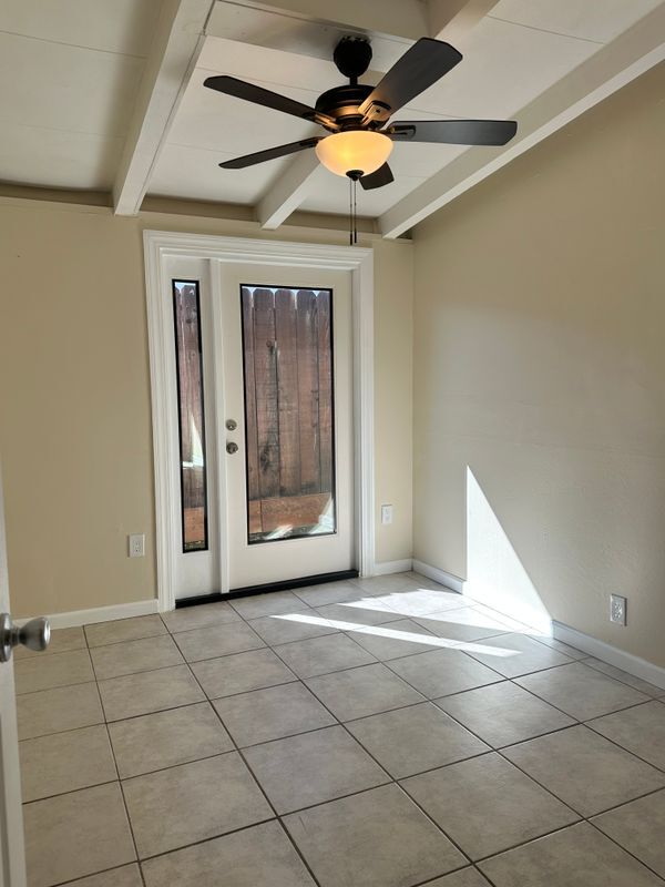 Foto del edificio - 471 Bernal Ave