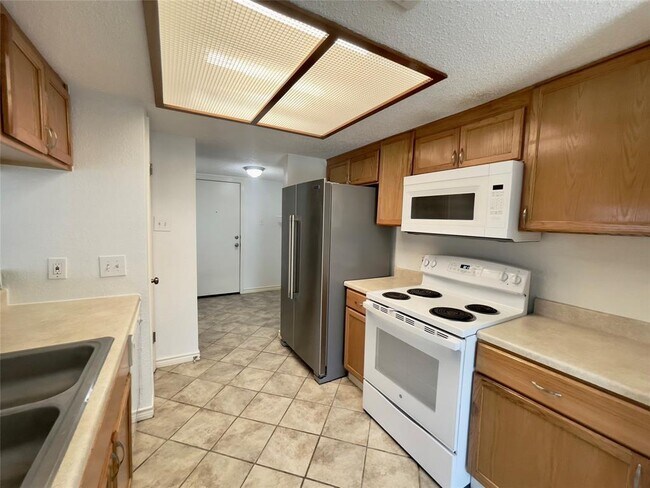 Building Photo - 2630 Alcott Ln