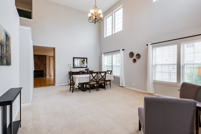 Building Photo - 2764 Whitehall Ln