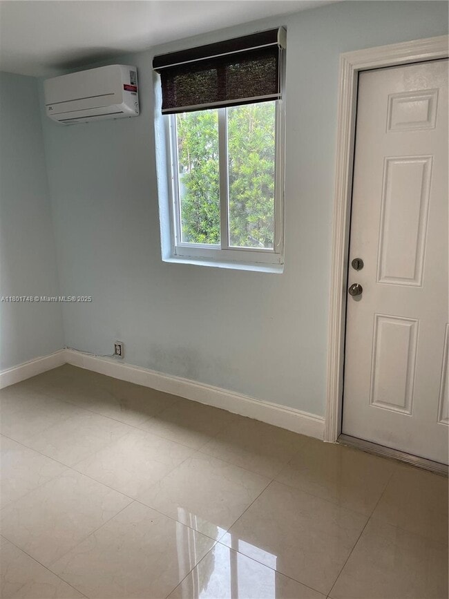 Building Photo - 5321 SW 89th Ct