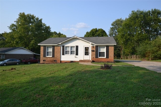 Building Photo - 3743 Seaman Dr