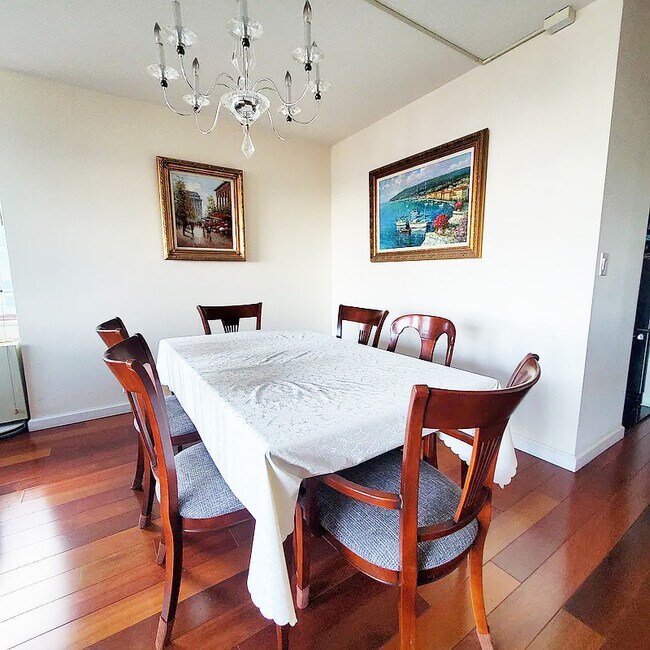 dining area - 235 E 40th St