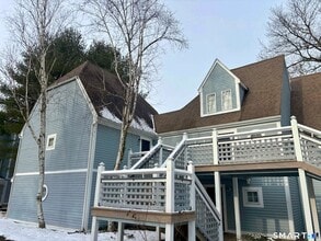 Building Photo - 221 Old Pond Ln