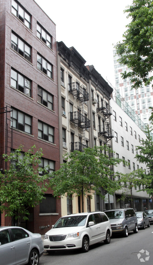 Building Photo - 436 E 76th St