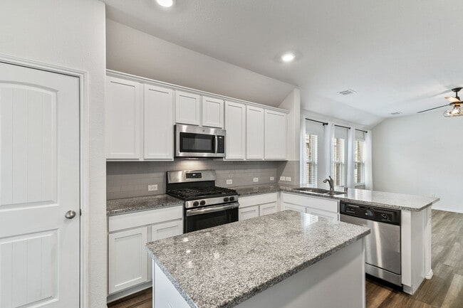 Foto del edificio - Great 4 Bdrm 2 Bath Home in Aubrey Tx