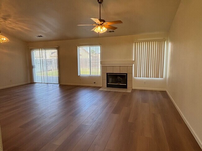 Foto del edificio - Well maintained 3 bedroom house in Newman