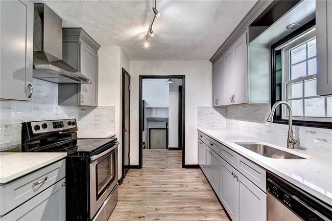 Building Photo - 1758 Eric Cir