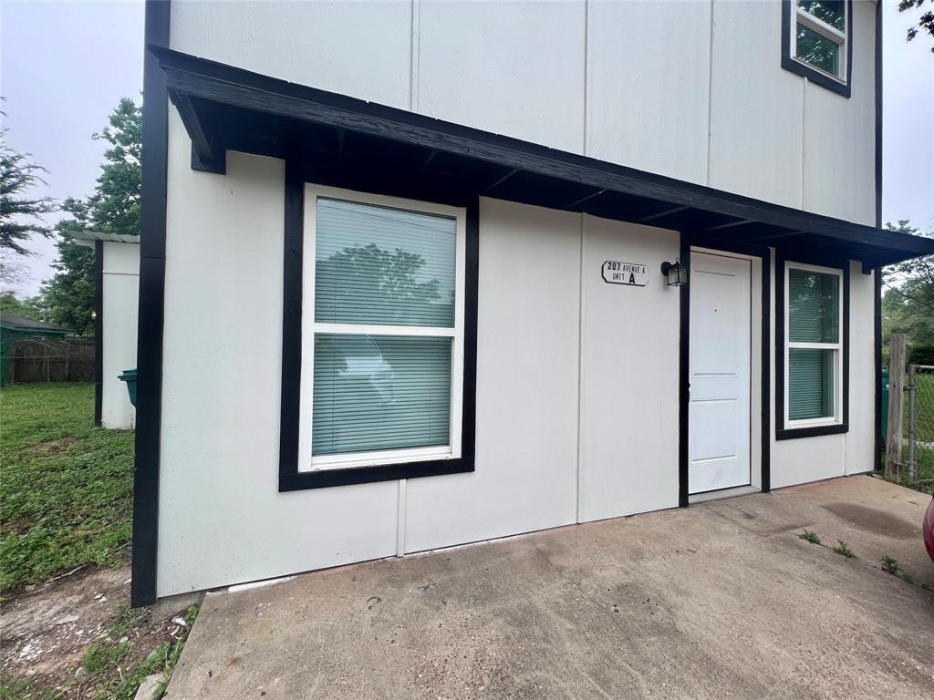 207 Avenue A Unit A, Willis, TX 77378 Room for Rent in Willis, TX