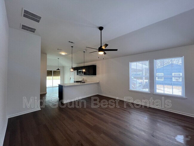 Foto del edificio - 939 Dawn Dr