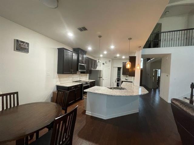 Building Photo - 14924 Lone Spring Dr