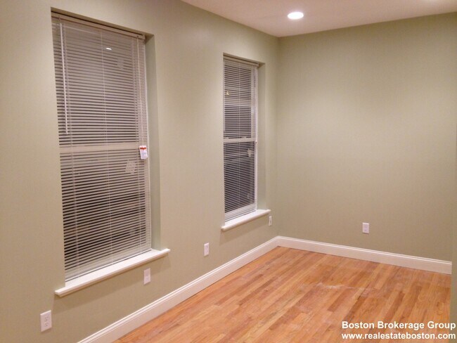 Foto del edificio - 4 Kearsarge Ave