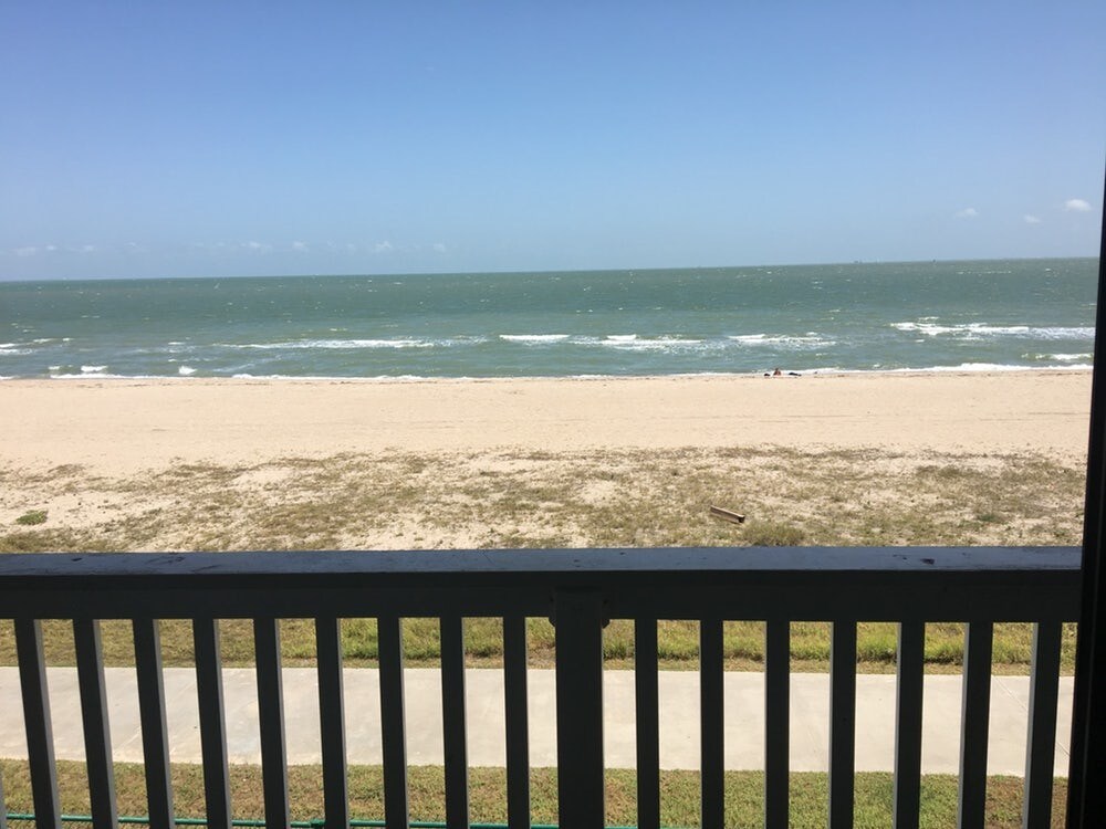 3938 Surfside Blvd, Corpus Christi, TX 78402 Condo for Rent in Corpus