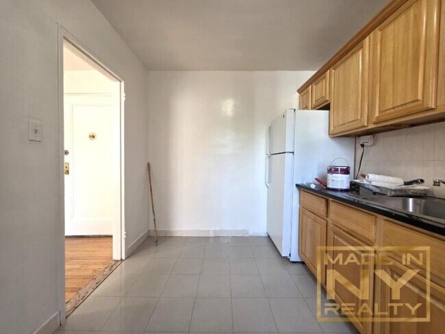 Foto del edificio - 2 bedroom in FOREST HILLS NY 11375