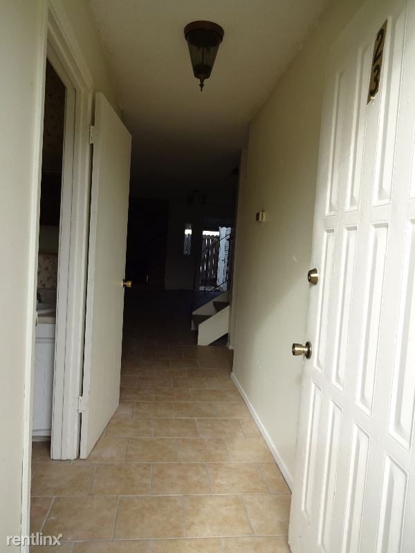 Foto principal - 2 br, 2.5 bath Townhome - 23 Briarwood Cir