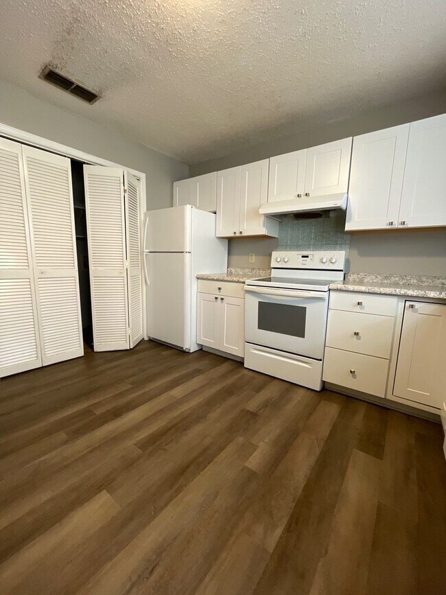 Foto del edificio - 3638 Barfield Crescent Rd