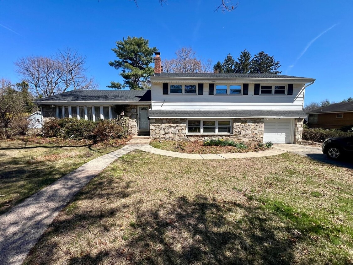 Stunning 4-Bedroom Single Family Home in Wyncote! Available NOW! - Stunning 4-Bedroom Single Family Home in Wyncote! Available NOW!