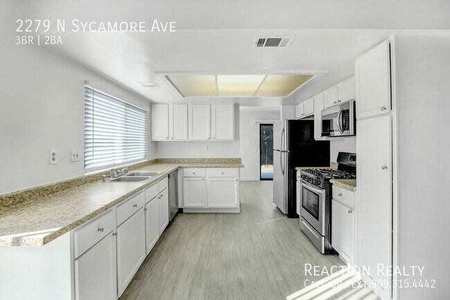 Foto del edificio - 2279 N Sycamore Ave