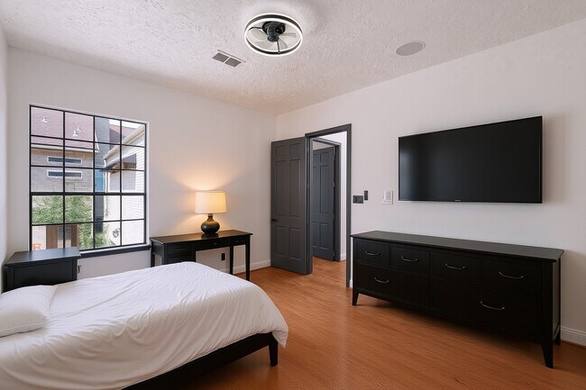 Building Photo - 1425 Nantucket Dr