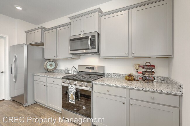 Foto del edificio - 4 br, 2 bath House - 104 Akeley Lane