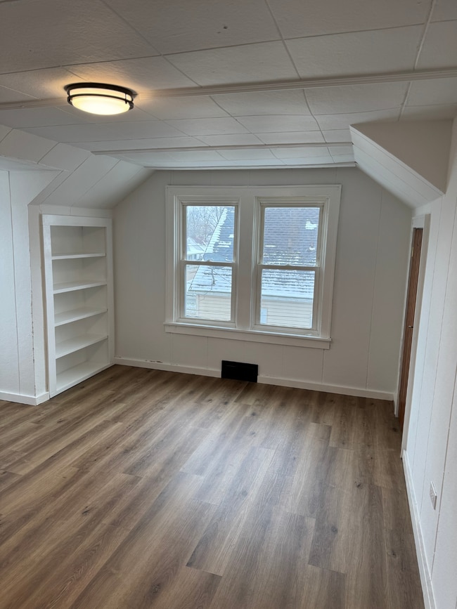 Building Photo - 204 Feltz St