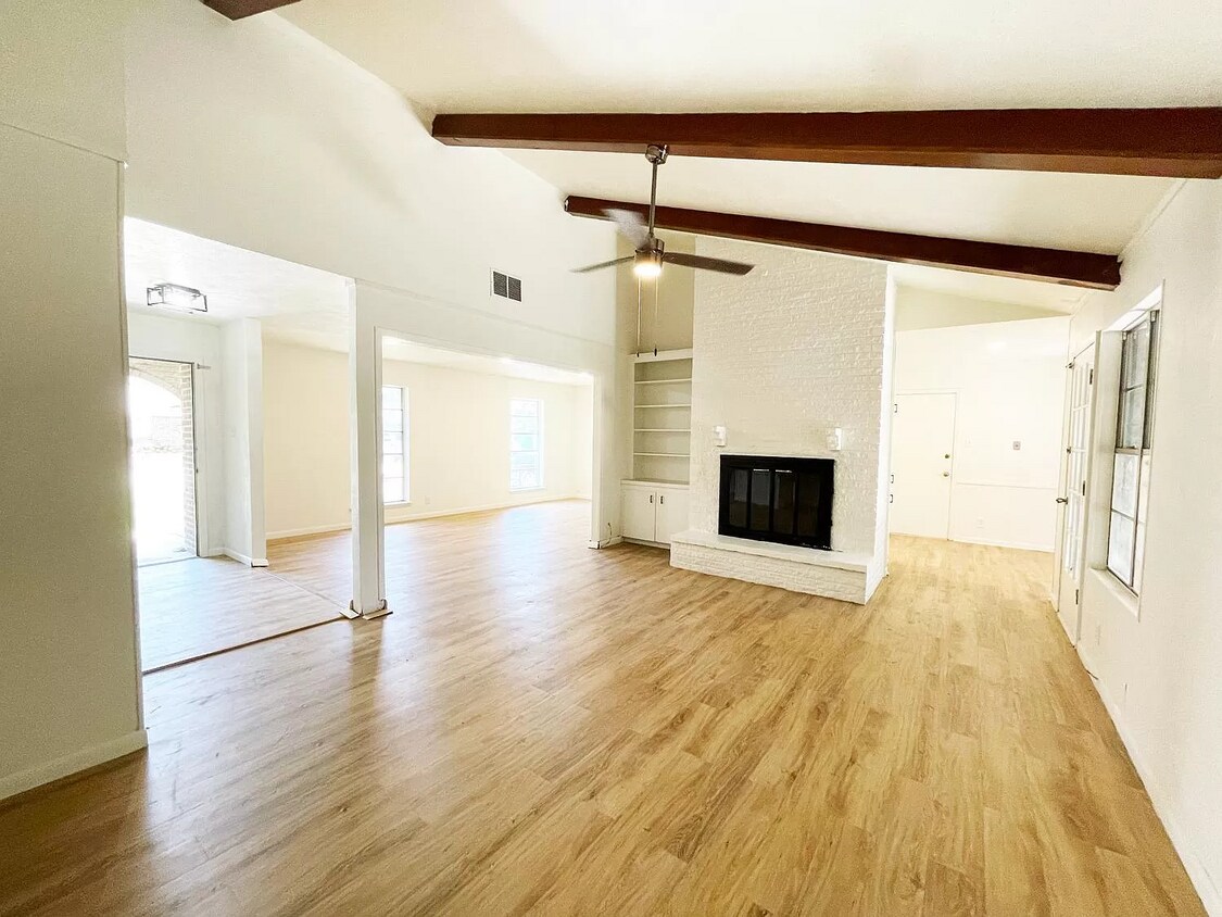 Primary Photo - 1400 Christy Ave