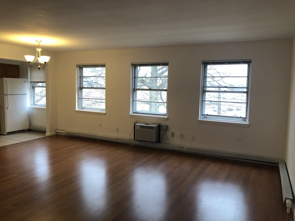 13829 Cedar Rd, South Euclid, OH 44118 Condo for Rent in South Euclid